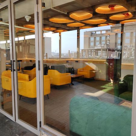 Hotel Sifat International Surat Ngoại thất bức ảnh