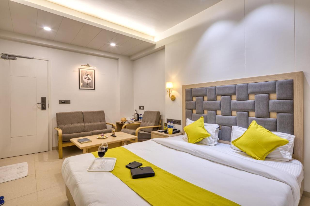 Hotel Sifat International Surat Ngoại thất bức ảnh