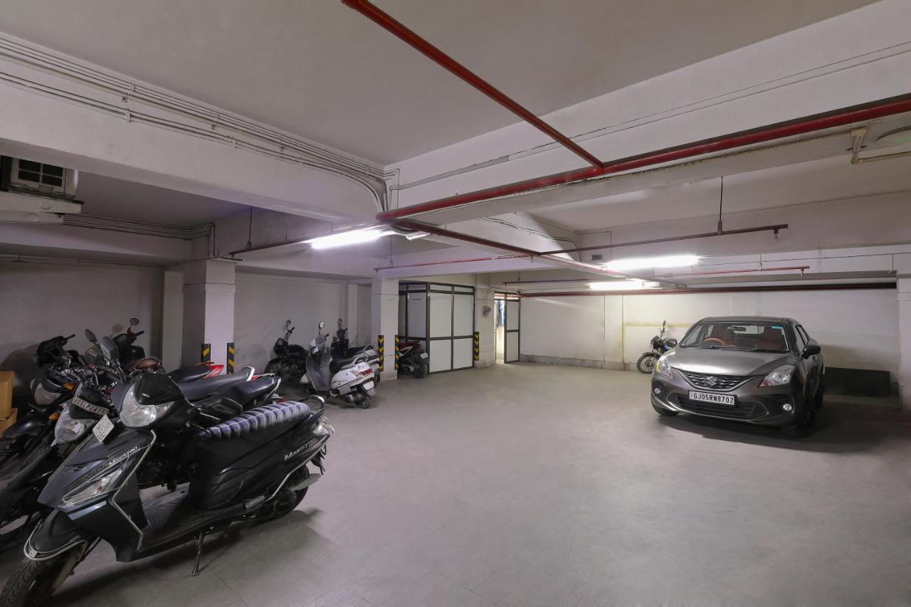 Hotel Sifat International Surat Ngoại thất bức ảnh