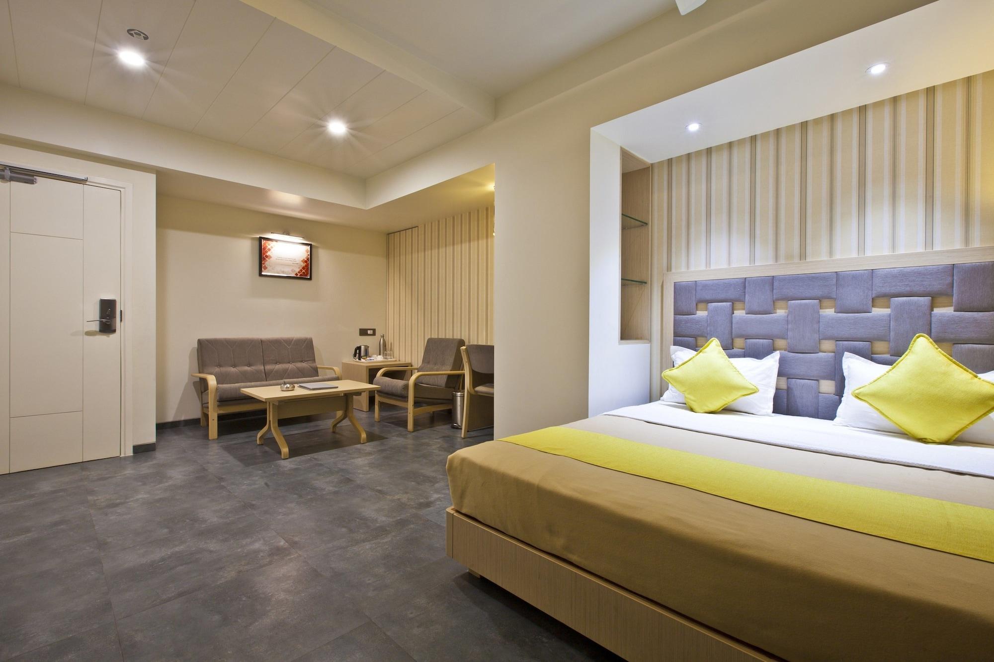 Hotel Sifat International Surat Ngoại thất bức ảnh