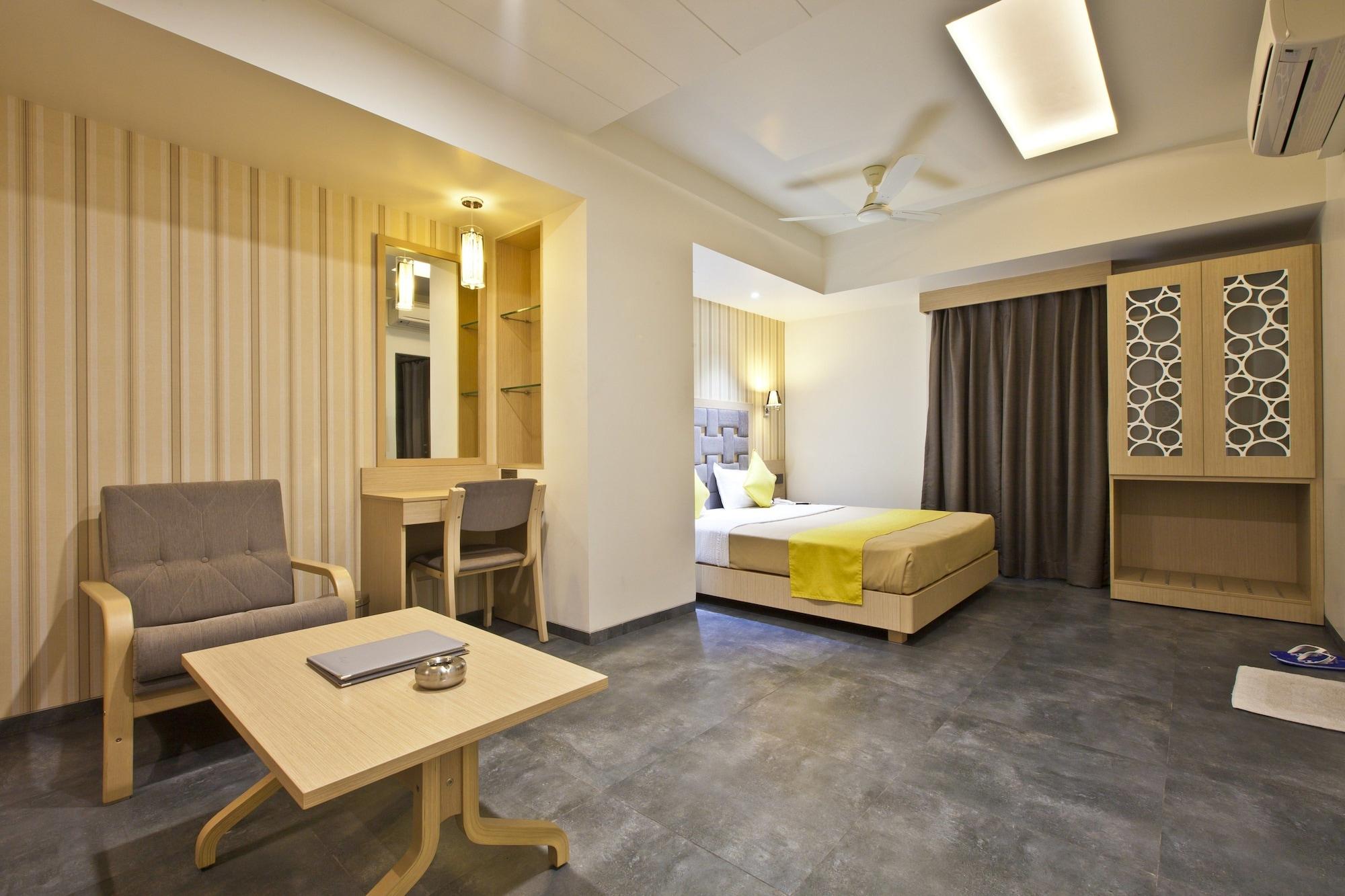 Hotel Sifat International Surat Ngoại thất bức ảnh