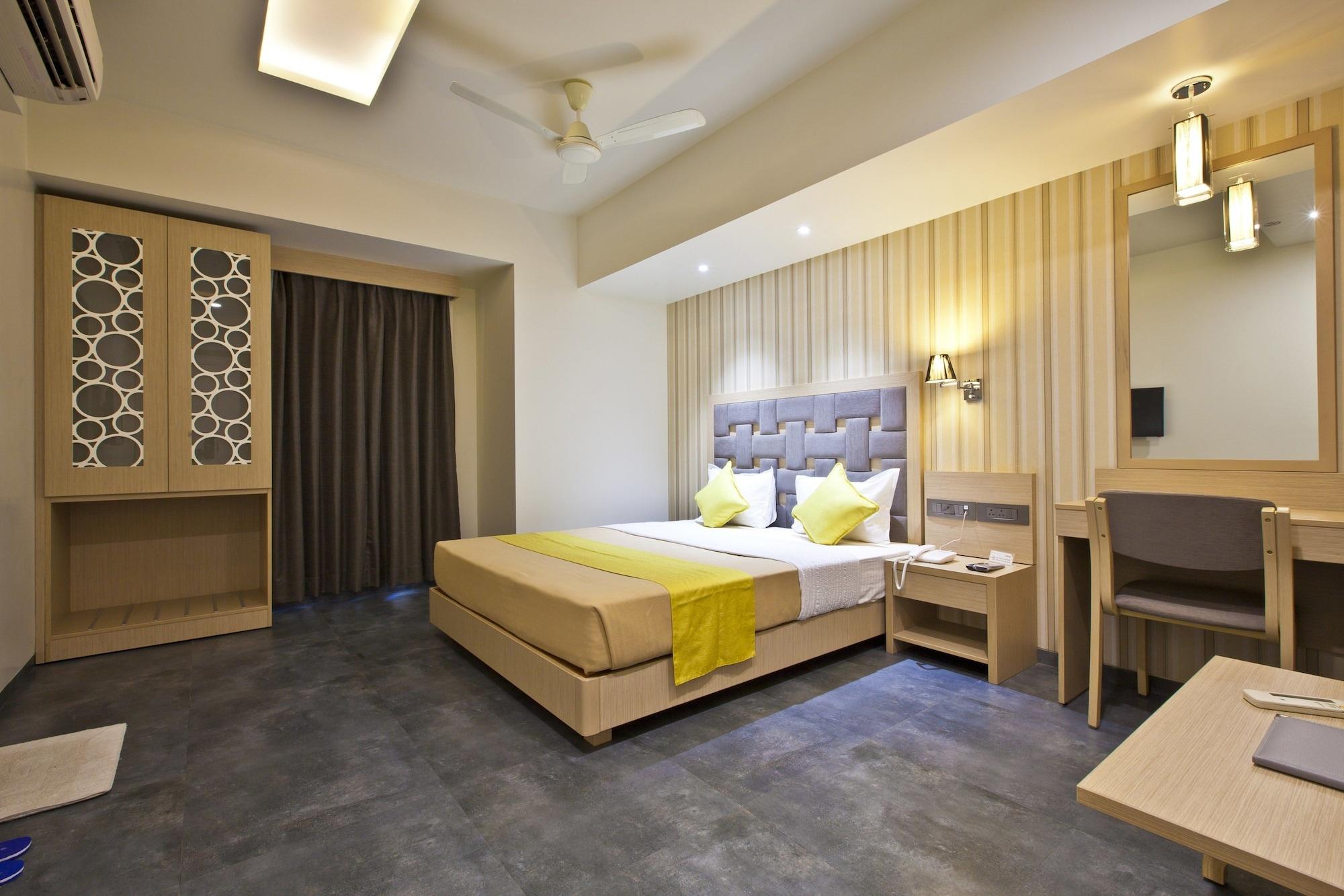 Hotel Sifat International Surat Ngoại thất bức ảnh