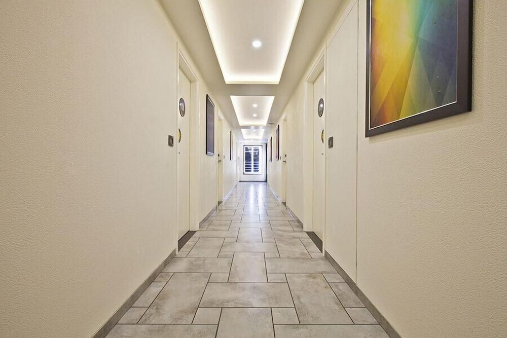 Hotel Sifat International Surat Ngoại thất bức ảnh