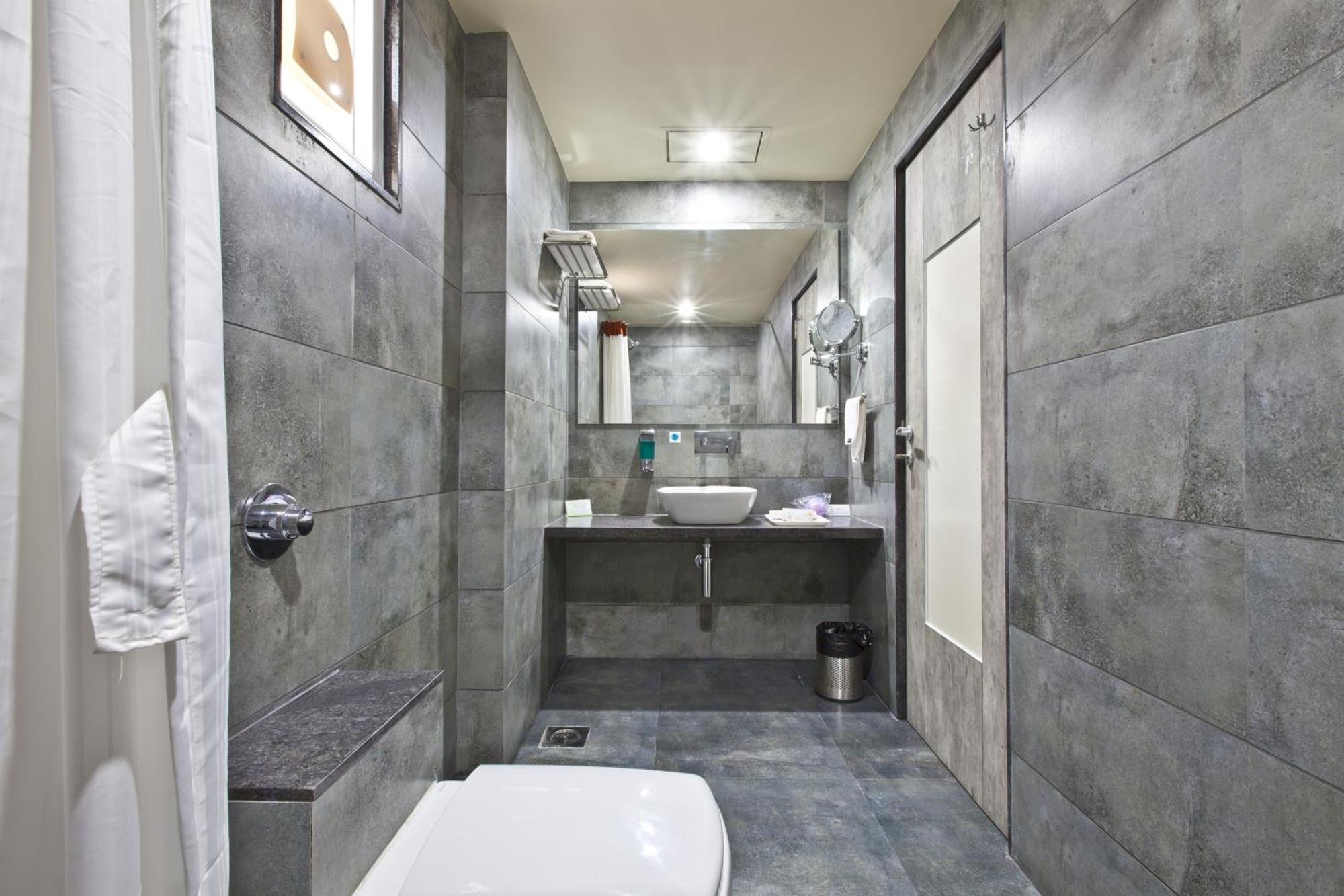 Hotel Sifat International Surat Ngoại thất bức ảnh