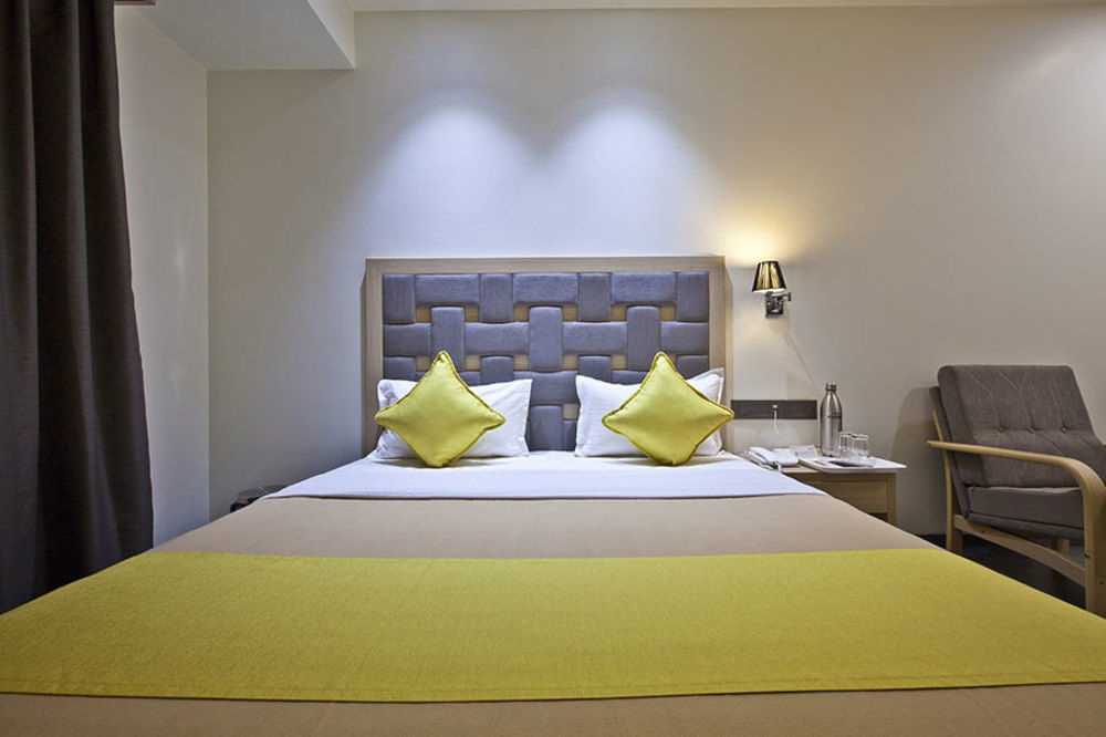 Hotel Sifat International Surat Ngoại thất bức ảnh
